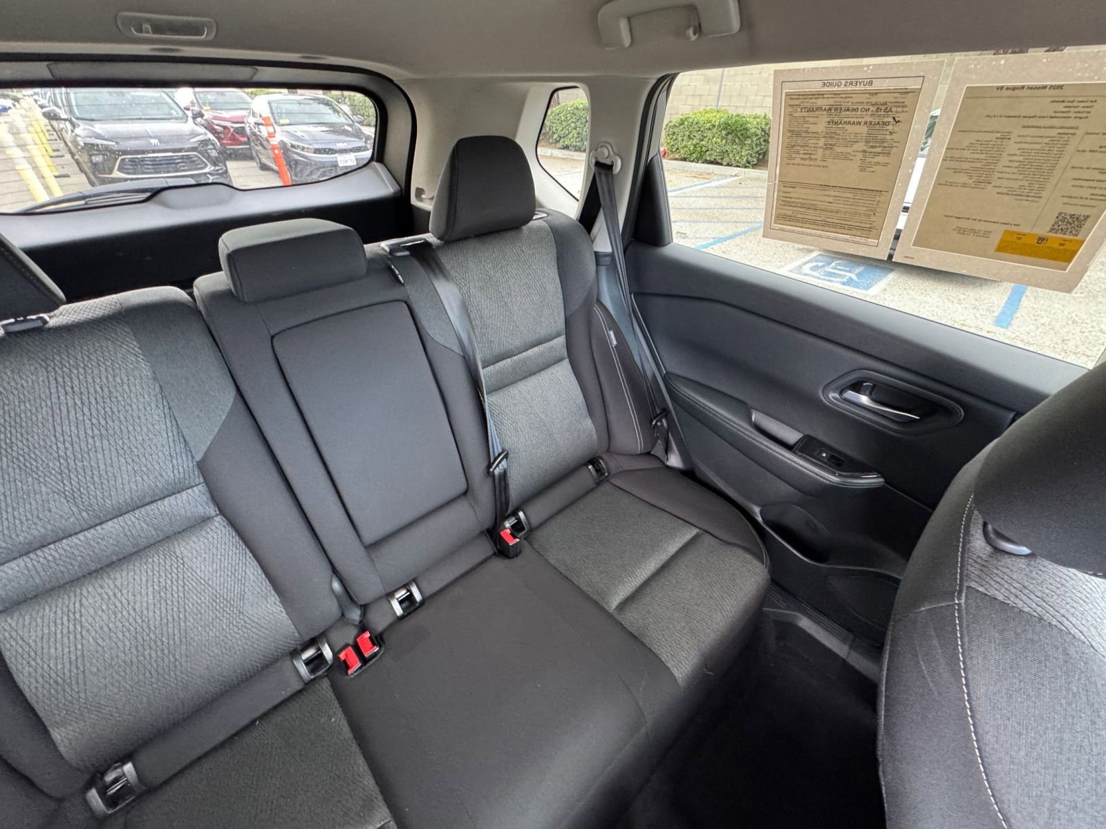 Used 2025 Nissan Rogue SV FWD image 39