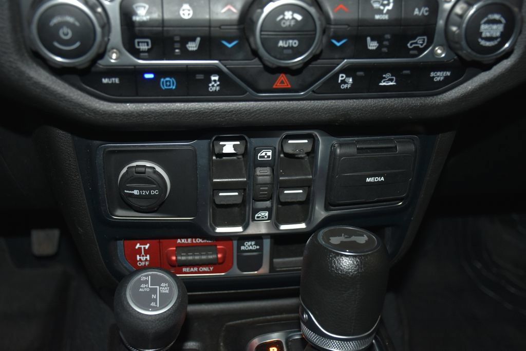 Used 2024 Jeep Wrangler Unlimited AWD/4WD image 19