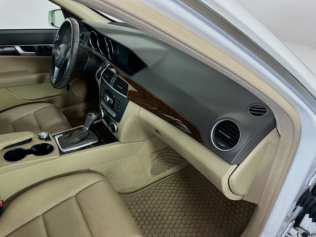 Used 2013 Mercedes-Benz C 300 4MATIC Sedan image 30