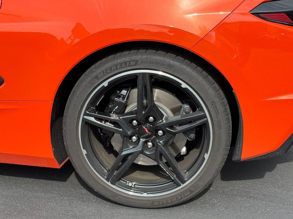 Used 2025 Chevrolet Corvette Stingray Premium Cpe w/ Z51 Performance Package RWD image 11