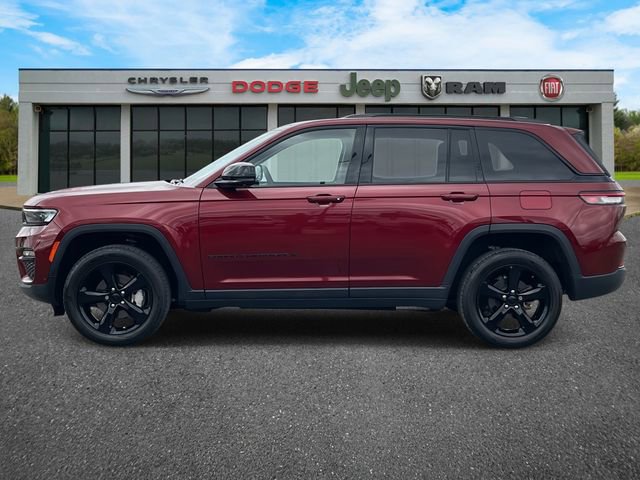 Certified 2023 Jeep Grand Cherokee Limited w/ Luxury Tech Group II image 37