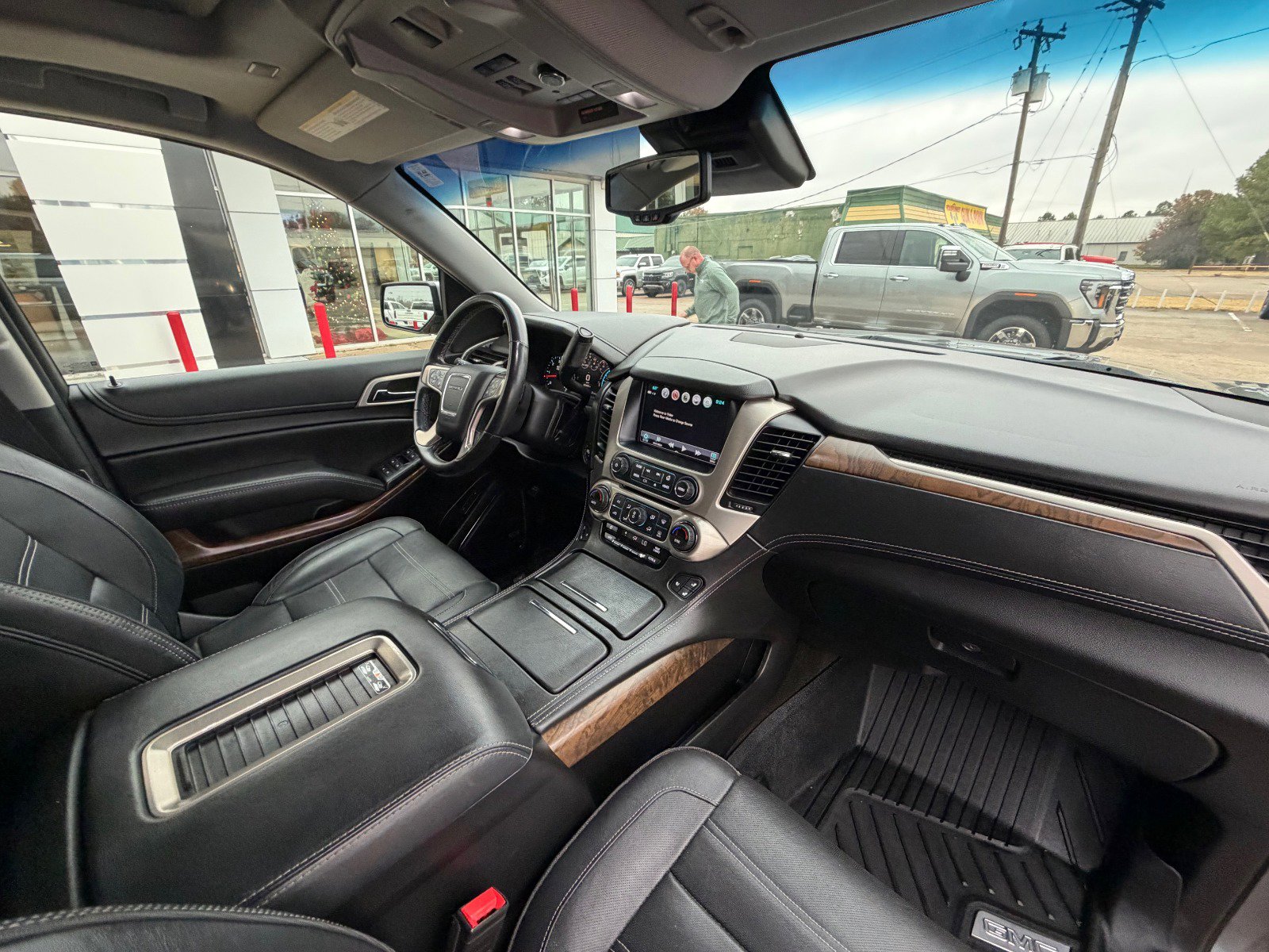 Used 2019 GMC Yukon XL Denali w/ Open Road Package image 33