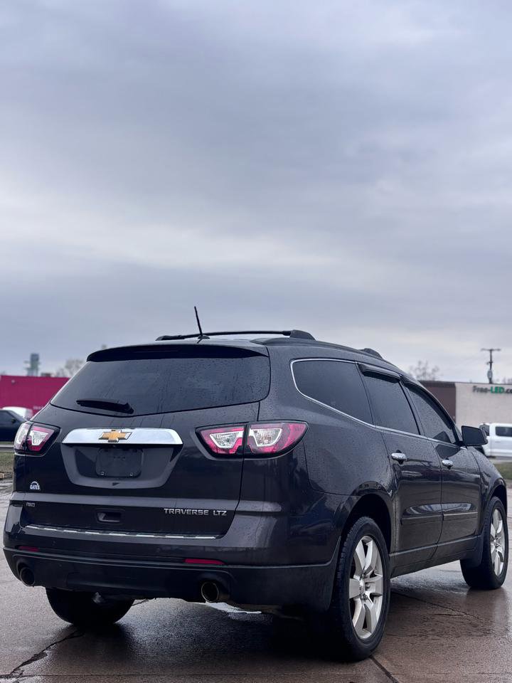 Used 2015 Chevrolet Traverse LTZ AWD/4WD image 4