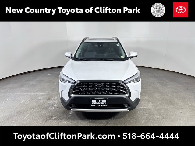 Used 2022 Toyota Corolla Cross XLE w/ Convenience Package image 8