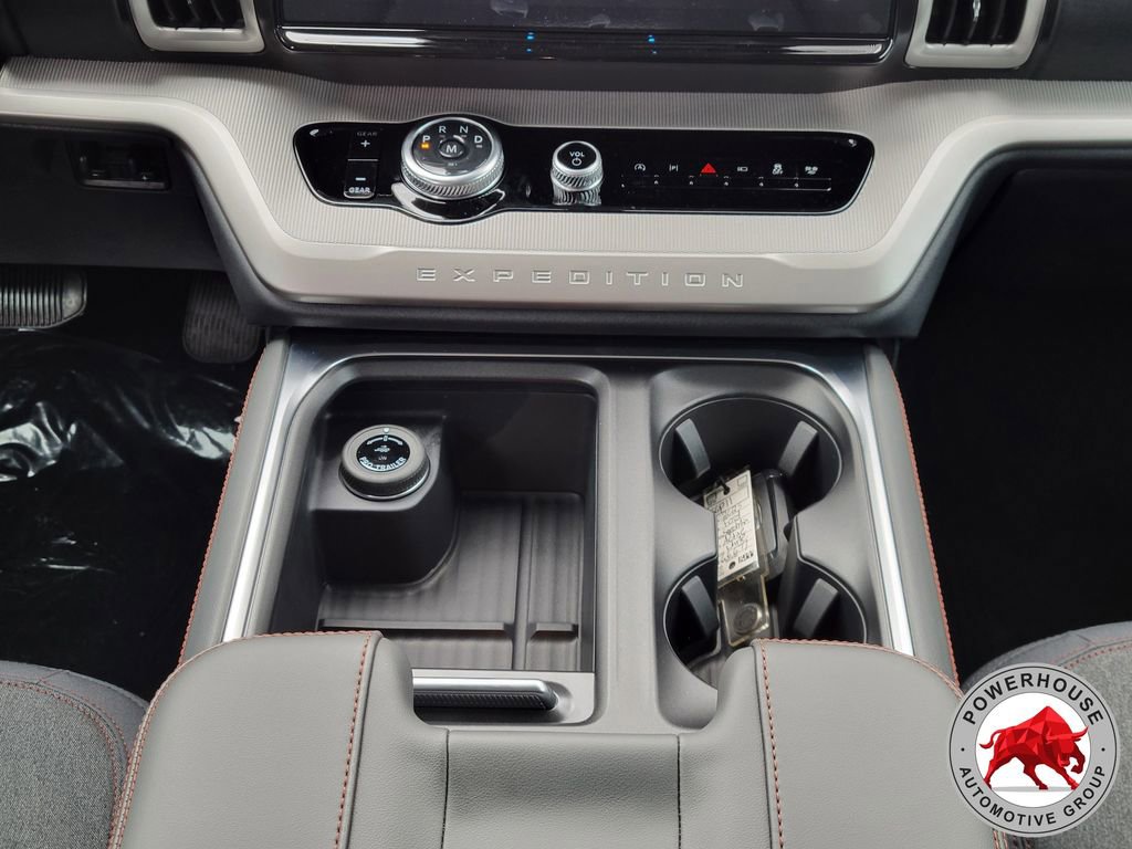 New 2025 Ford Expedition Active RWD image 26