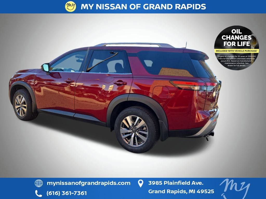 Used 2023 Nissan Pathfinder SL image 11