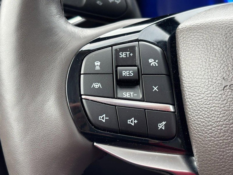 Used 2023 Ford Explorer Platinum w/ Technology Package image 20