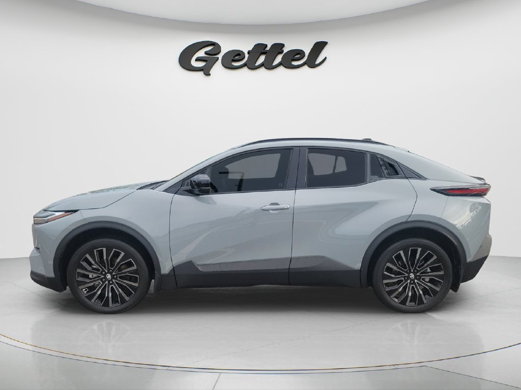Used 2026 Toyota C-HR AWD/4WD image 8