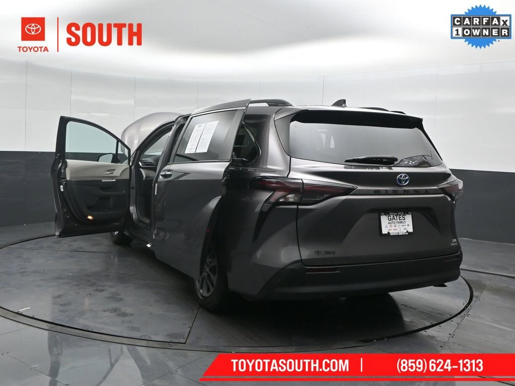Used 2023 Toyota Sienna XLE image 63