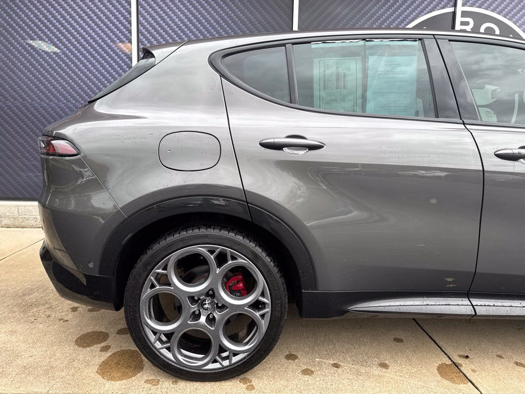 Used 2024 Alfa Romeo Tonale Veloce AWD/4WD image 5