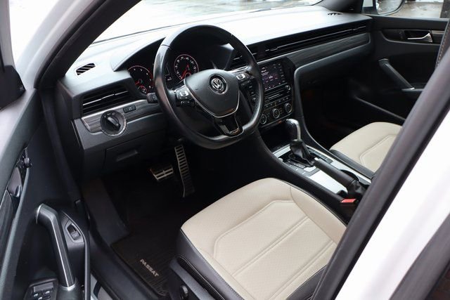 Used 2021 Volkswagen Passat 2.0T R-Line FWD image 11
