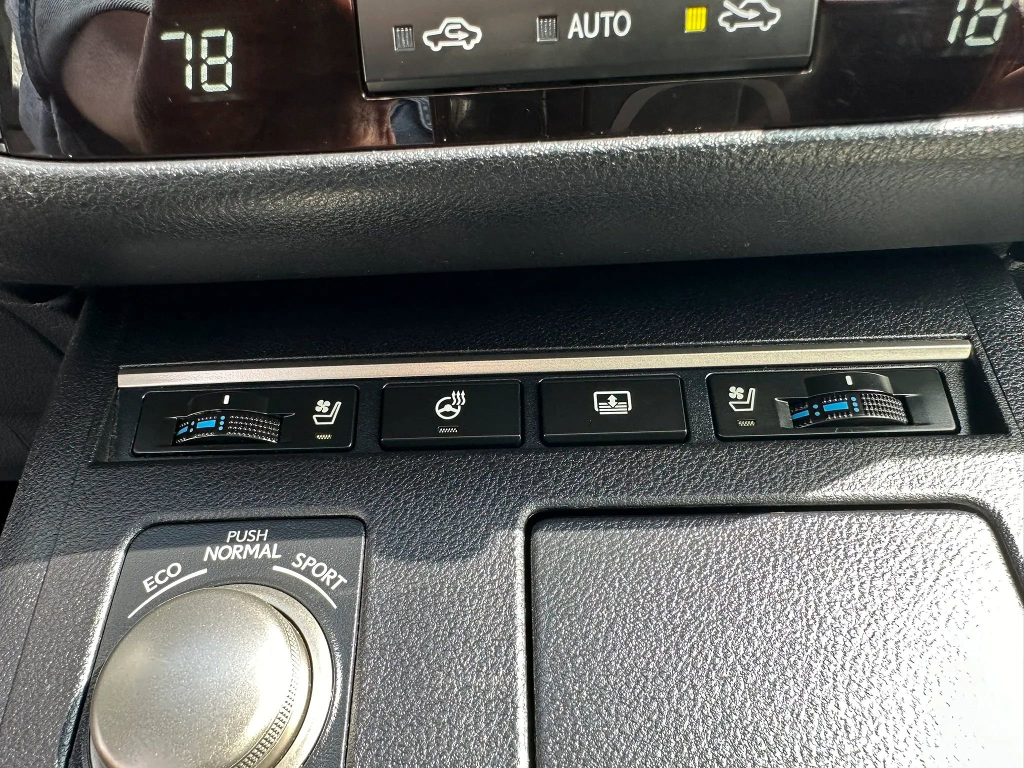 Used 2013 Lexus ES 350 w/ Luxury Pkg image 26