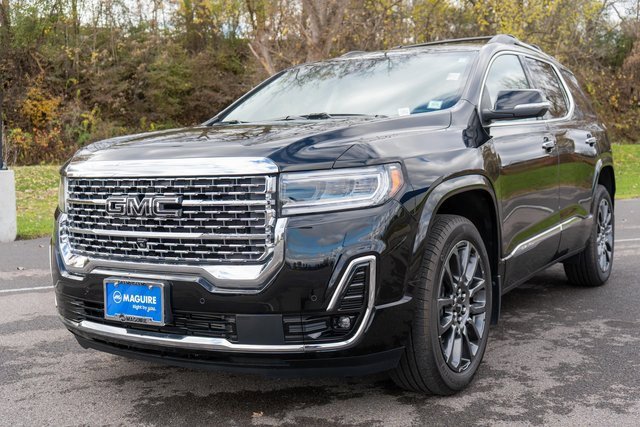 Used 2023 GMC Acadia Denali w/ Black Diamond Edition image 2