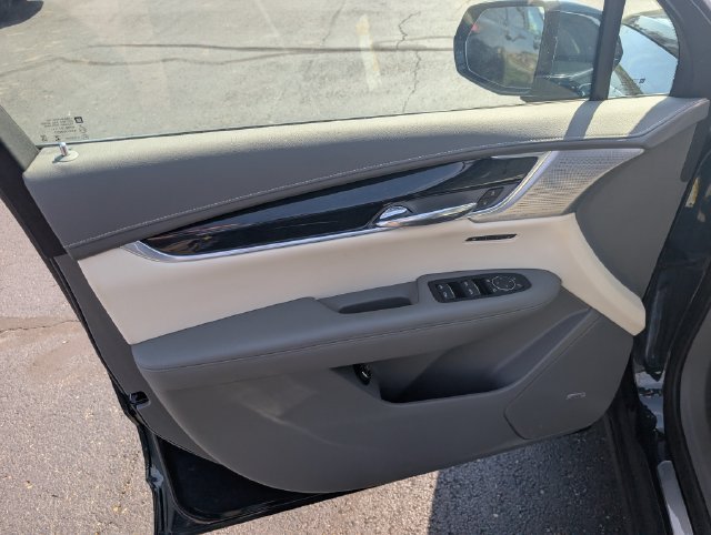 Used 2025 Cadillac XT6 Premium Luxury AWD/4WD image 14