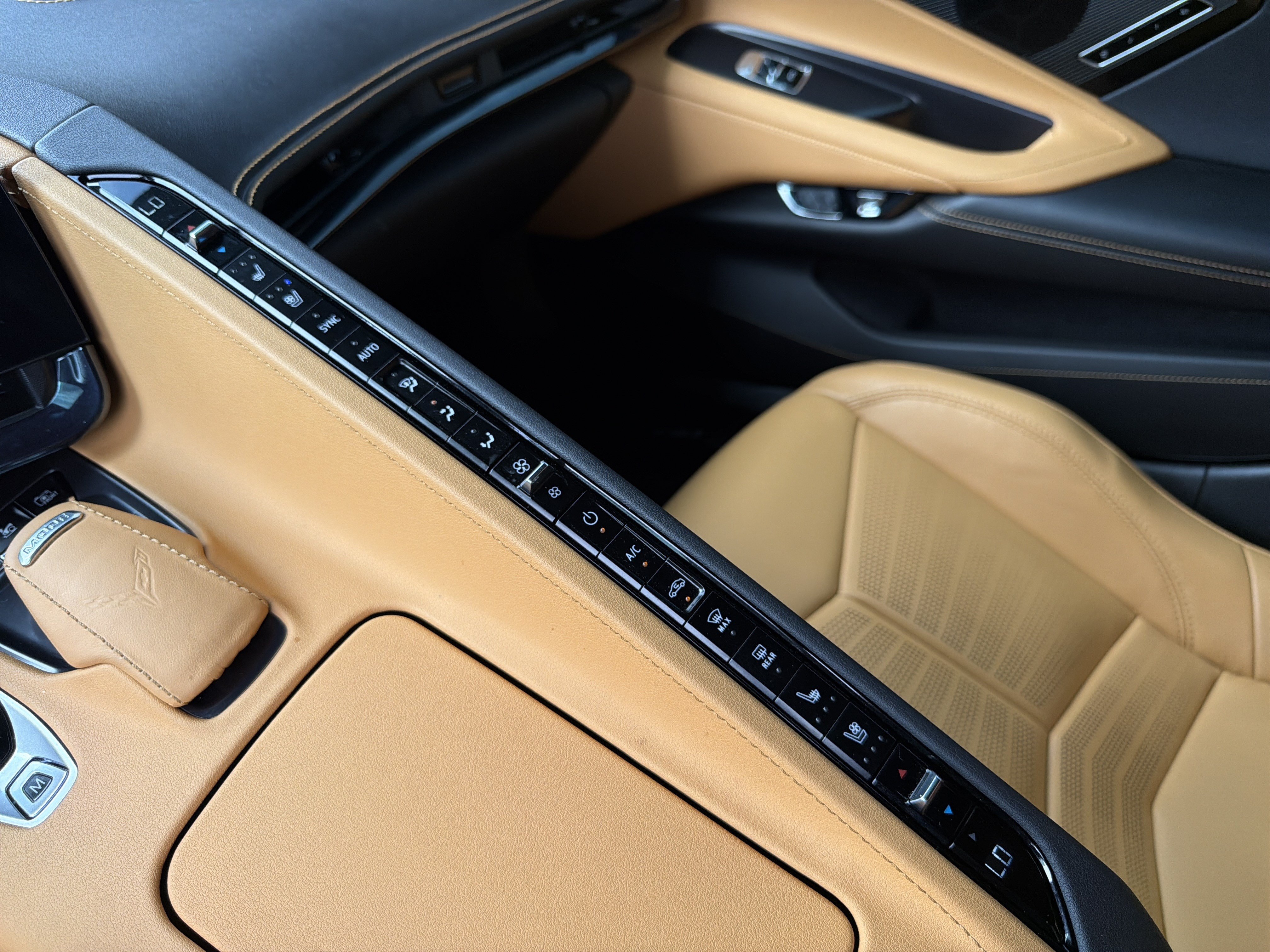 Used 2025 Chevrolet Corvette E-Ray w/ Stealth Interior Trim Package AWD/4WD image 82