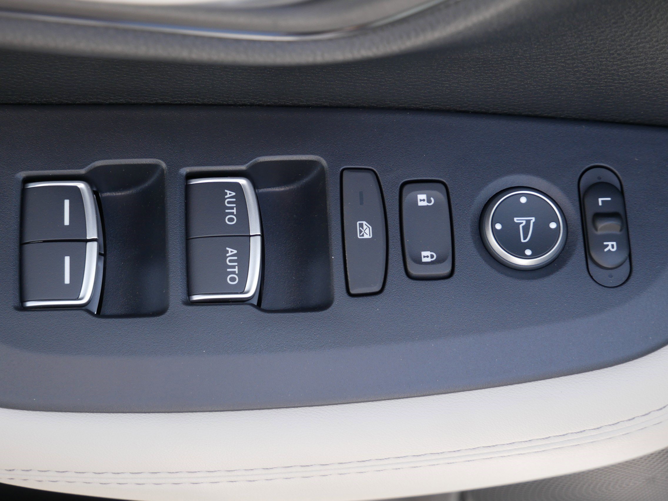 New 2027 Honda HR-V EX-L image 13