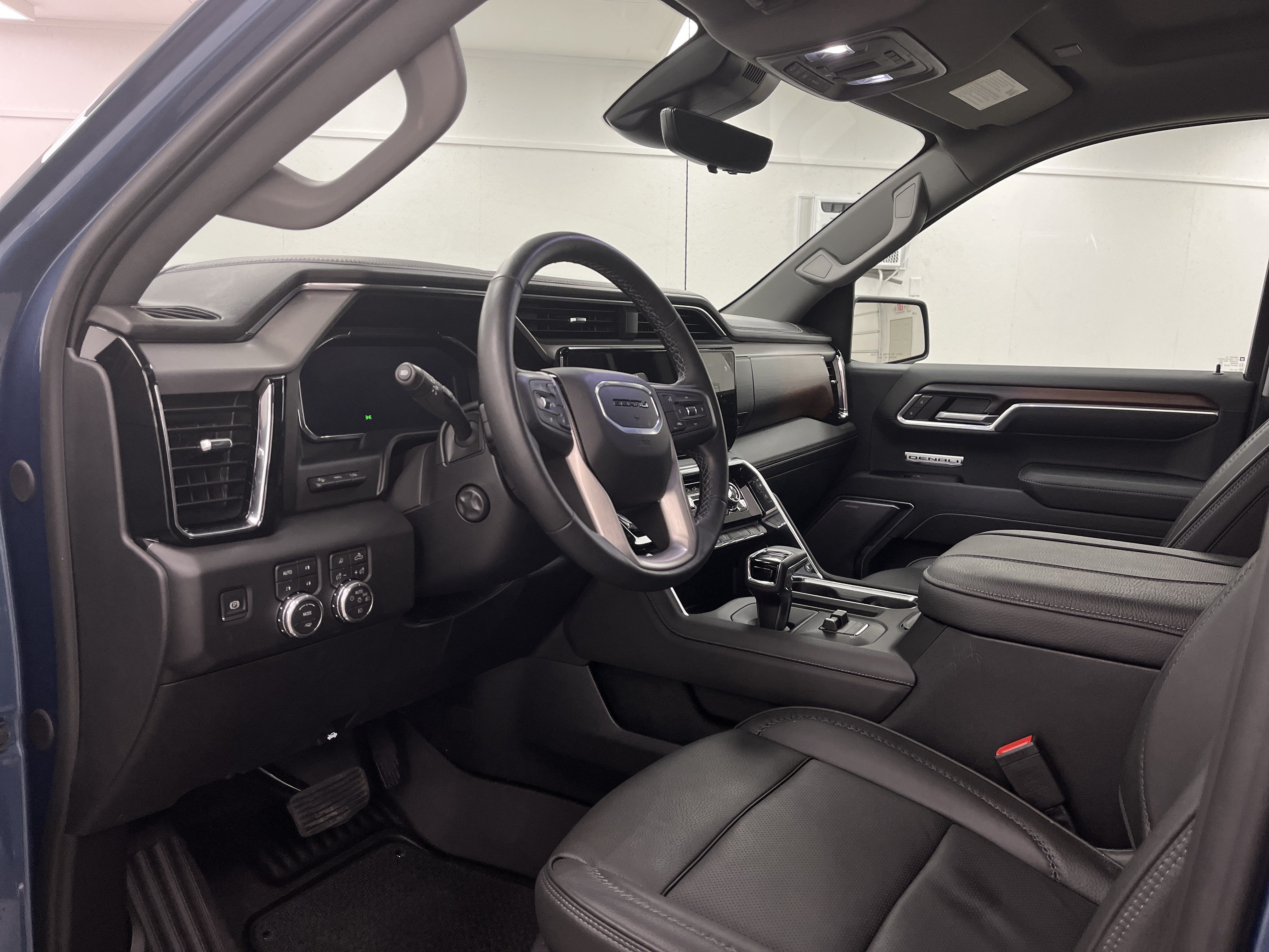 Used 2026 GMC Sierra 1500 Denali w/ Technology Package AWD/4WD image 10
