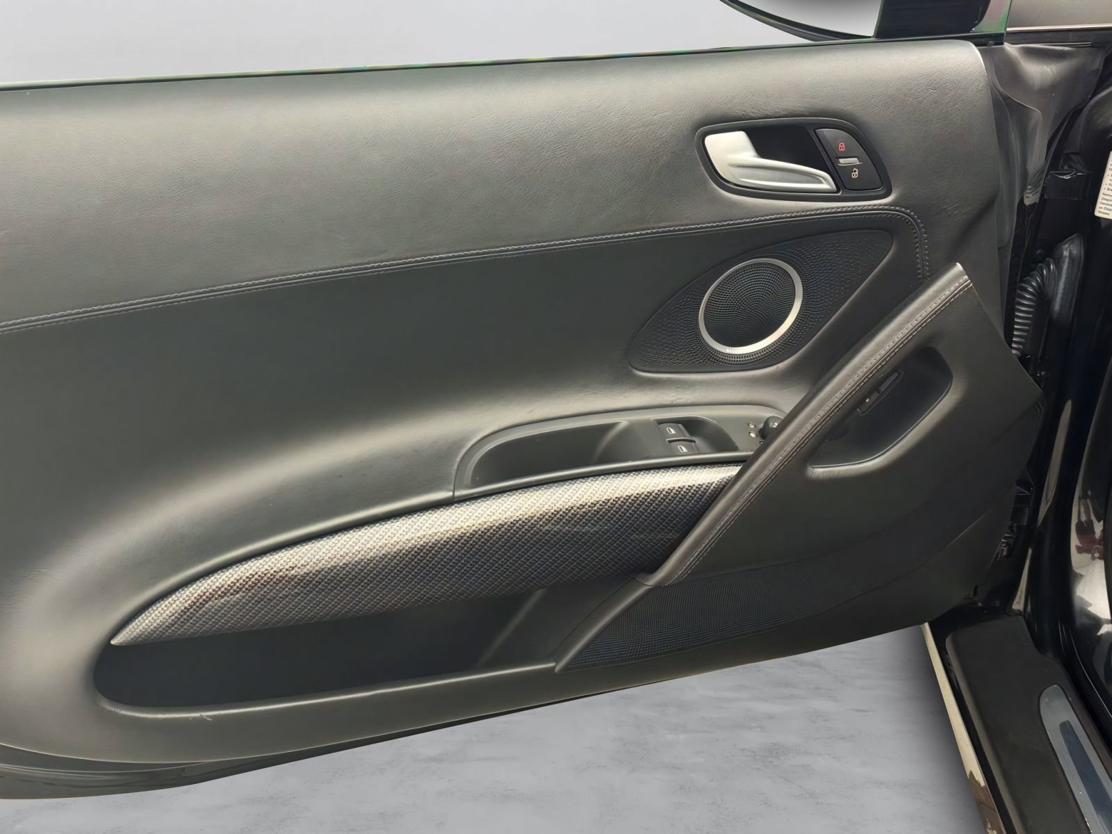 Used 2008 Audi R8 V8 image 8