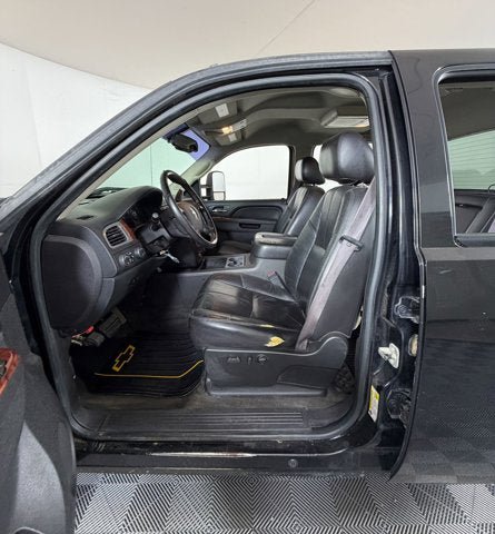 Used 2010 Chevrolet Silverado 2500 LTZ w/ Convenience Package AWD/4WD image 8