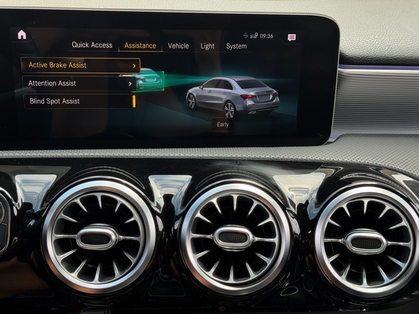 Used 2020 Mercedes-Benz A 220 w/ Premium Package image 28