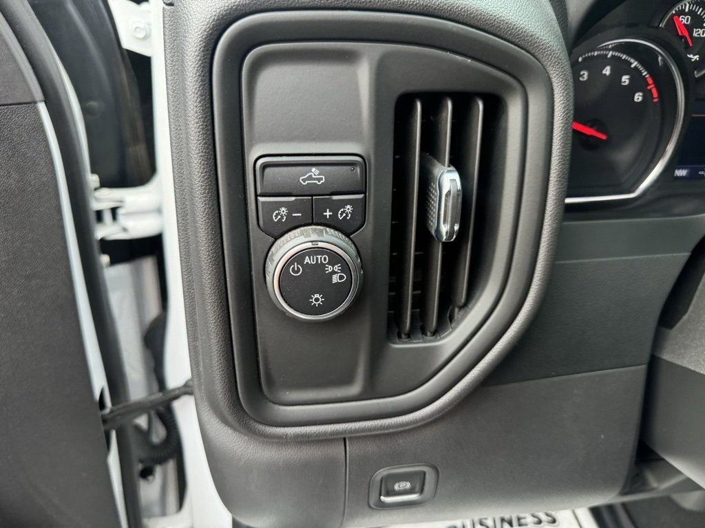 Used 2022 Chevrolet Silverado 1500 Custom w/ LPO, Blackout Package image 15