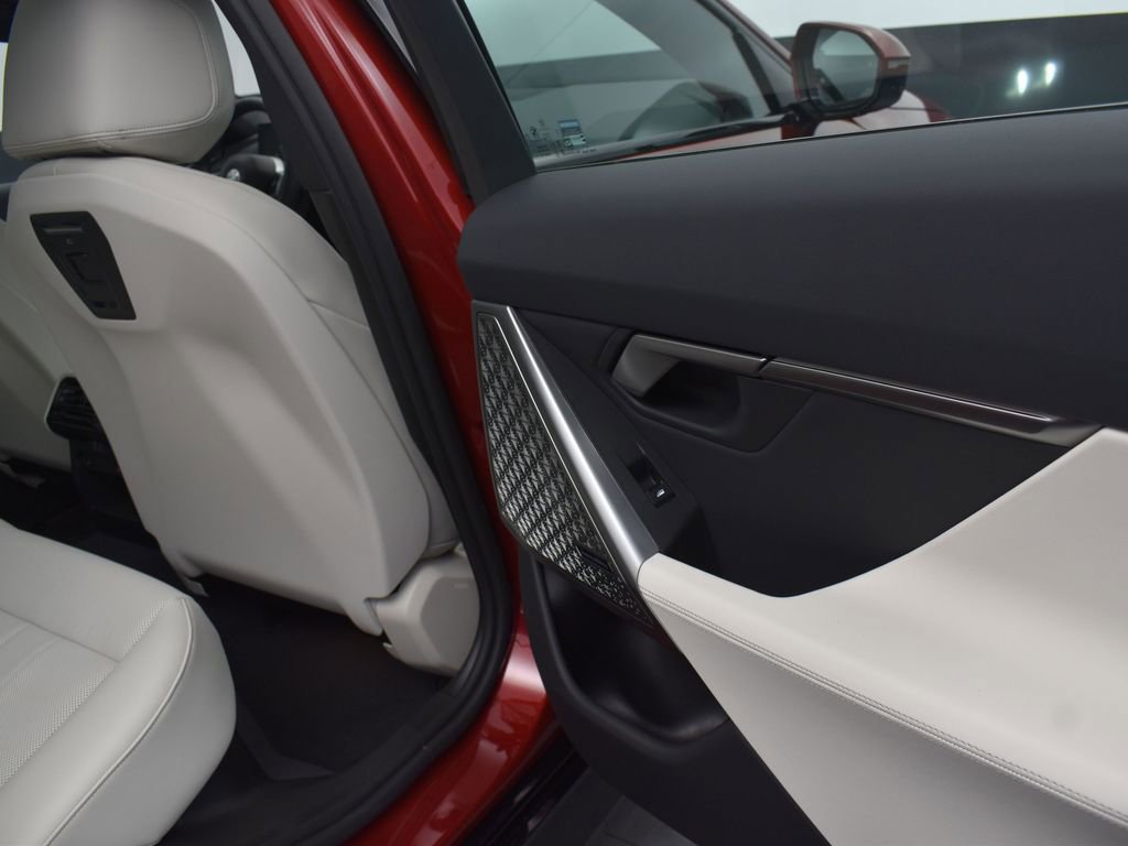 Certified 2025 BMW 530i w/ M Sport Package RWD image 21