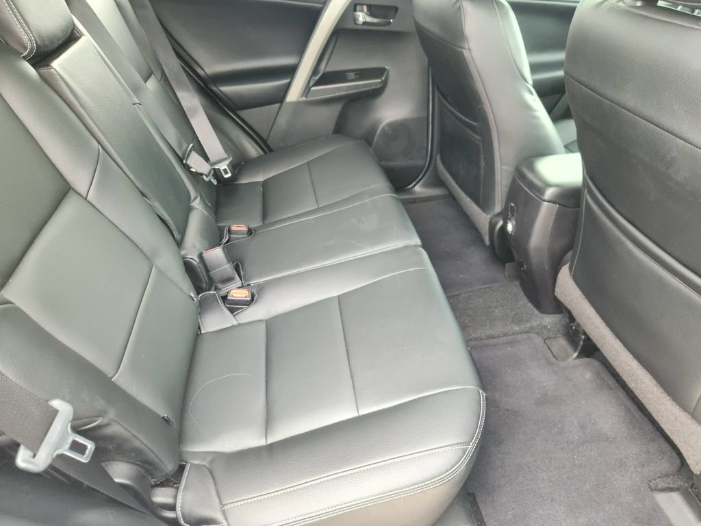Used 2018 Toyota RAV4 XLE FWD image 32