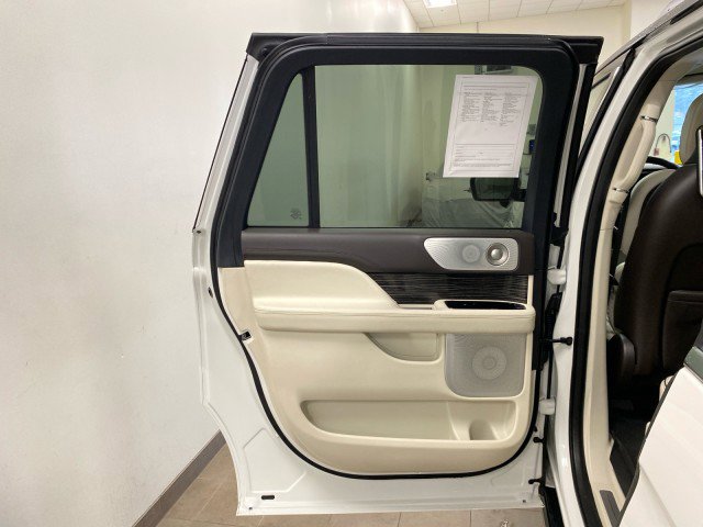 Used 2023 Lincoln Navigator L Black Label image 8