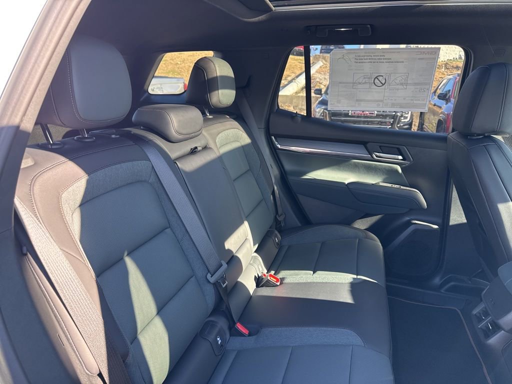 New 2026 GMC Terrain AT4 w/ LPO, Black Badging Package image 27