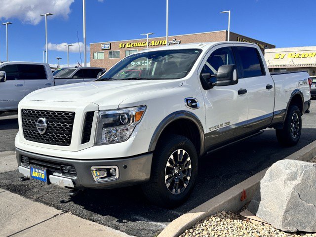 Used 2019 Nissan Titan PRO-4X w/ Pro-4x Convenience Package image 7