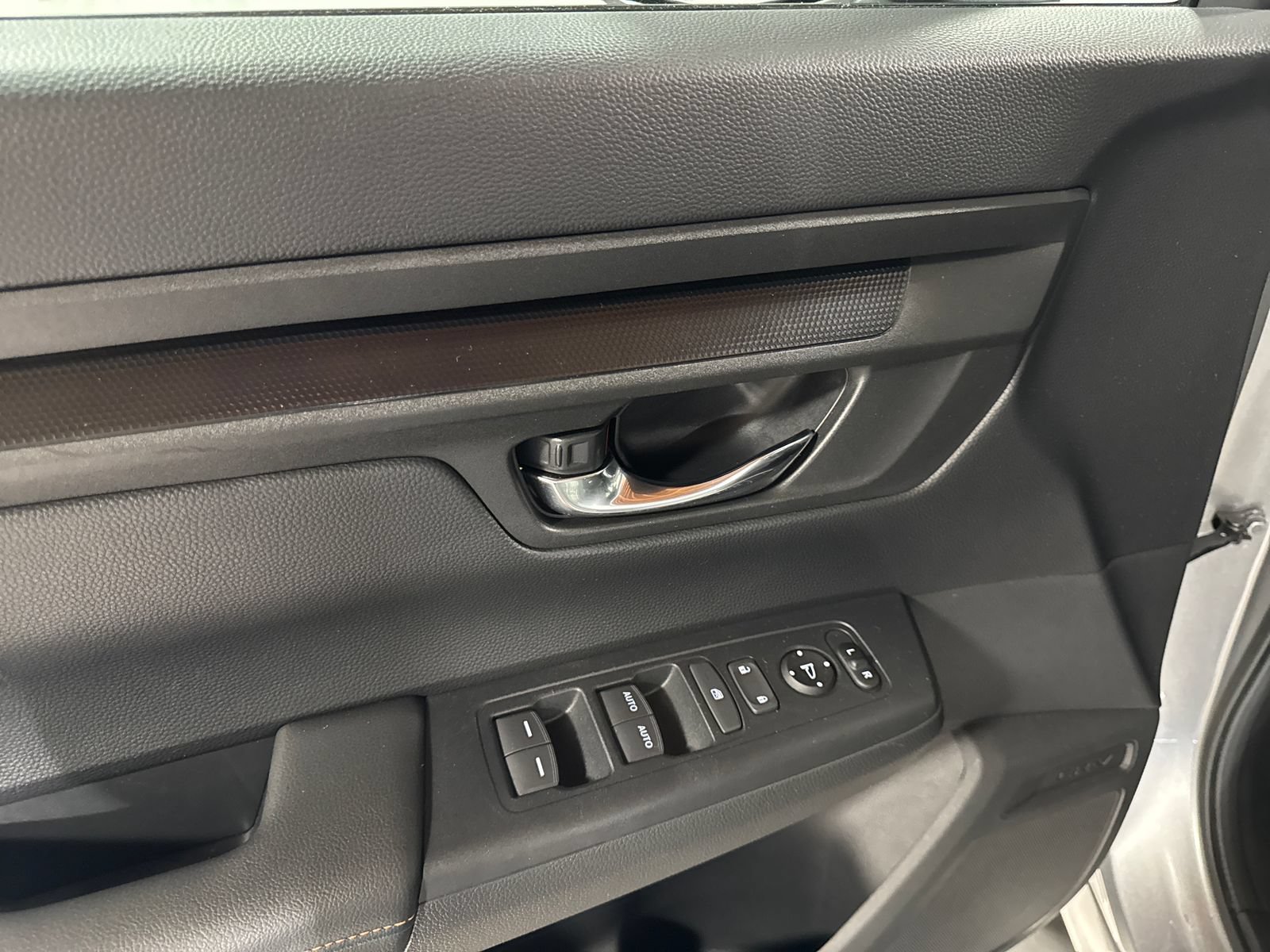 Certified 2025 Honda CR-V Sport image 17