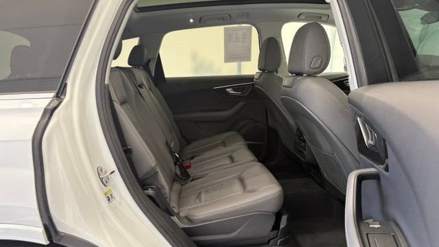 Used 2025 Audi Q7 3.0T Premium Plus AWD/4WD image 28