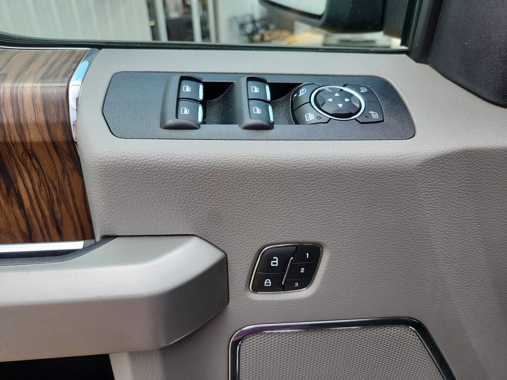 Used 2019 Ford F150 Lariat AWD/4WD image 5