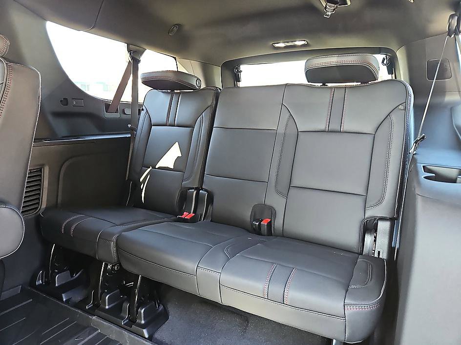 New 2026 Chevrolet Suburban RST w/ RST Capability Package AWD/4WD image 11