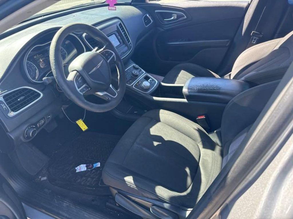 Used 2015 Chrysler 200 Limited FWD image 10