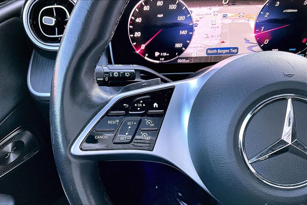 Used 2024 Mercedes-Benz GLC 300 4MATIC image 11