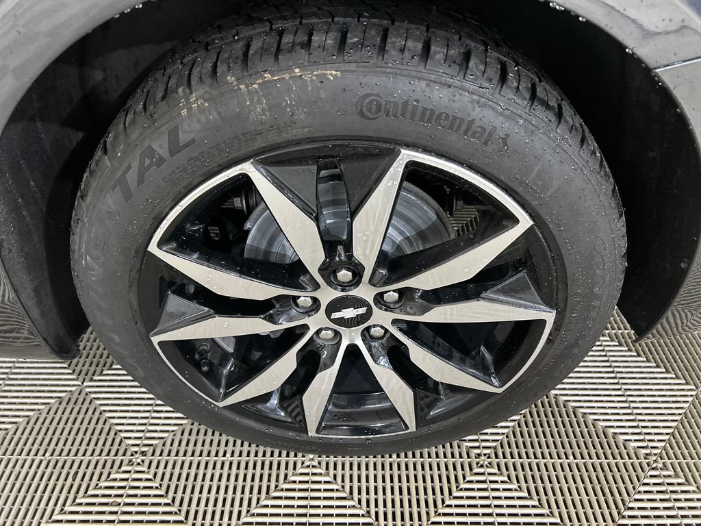 Used 2018 Chevrolet Malibu LT w/ Leather Package FWD image 10