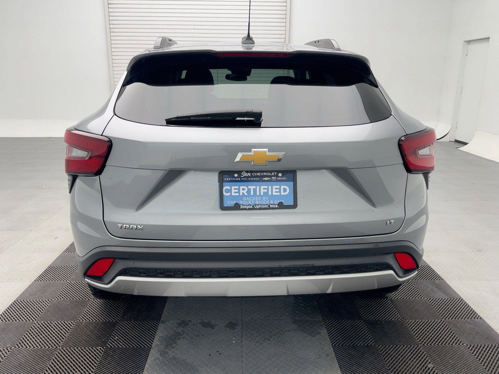 Certified 2024 Chevrolet Trax LT w/ Sunroof Package image 9