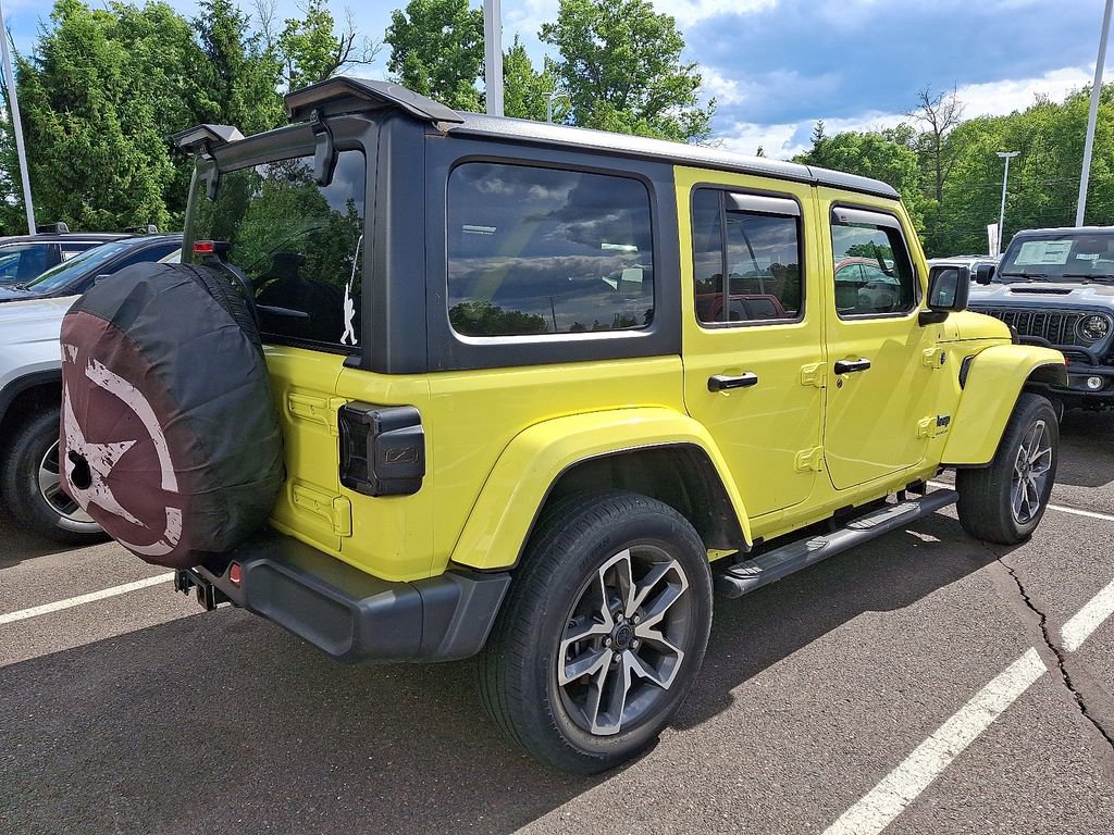 Used 2024 Jeep Wrangler Unlimited w/ Convenience Group AWD/4WD image 4