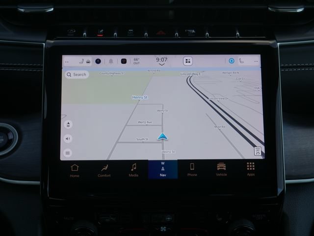 Used 2023 Jeep Grand Cherokee Limited w/ Black Appearance Package AWD/4WD image 5