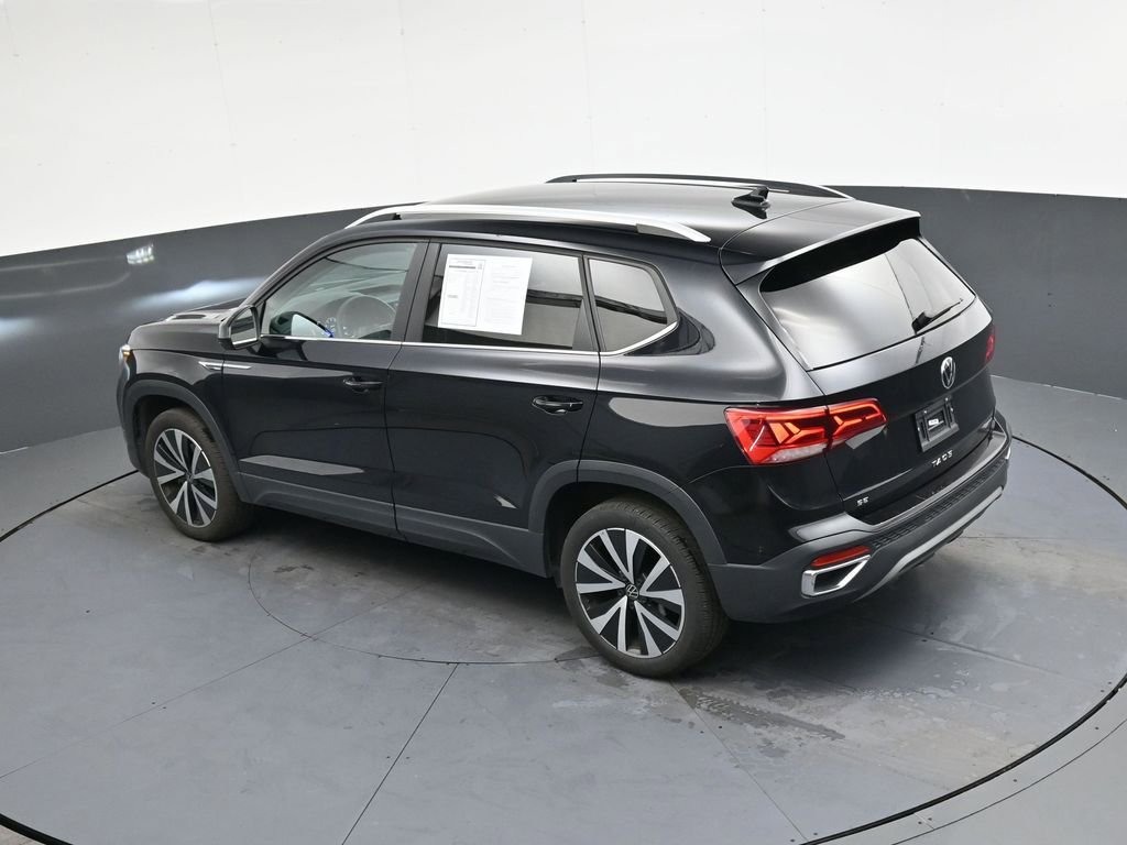 Used 2024 Volkswagen Taos SE image 32