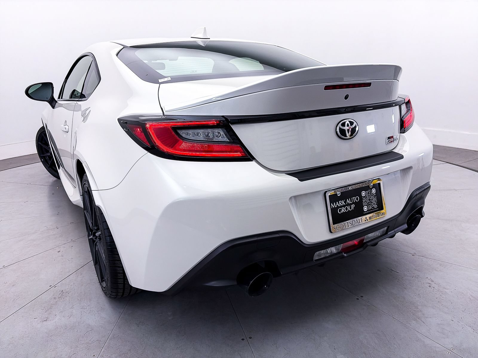 Used 2024 Toyota GR86 Premium RWD image 4