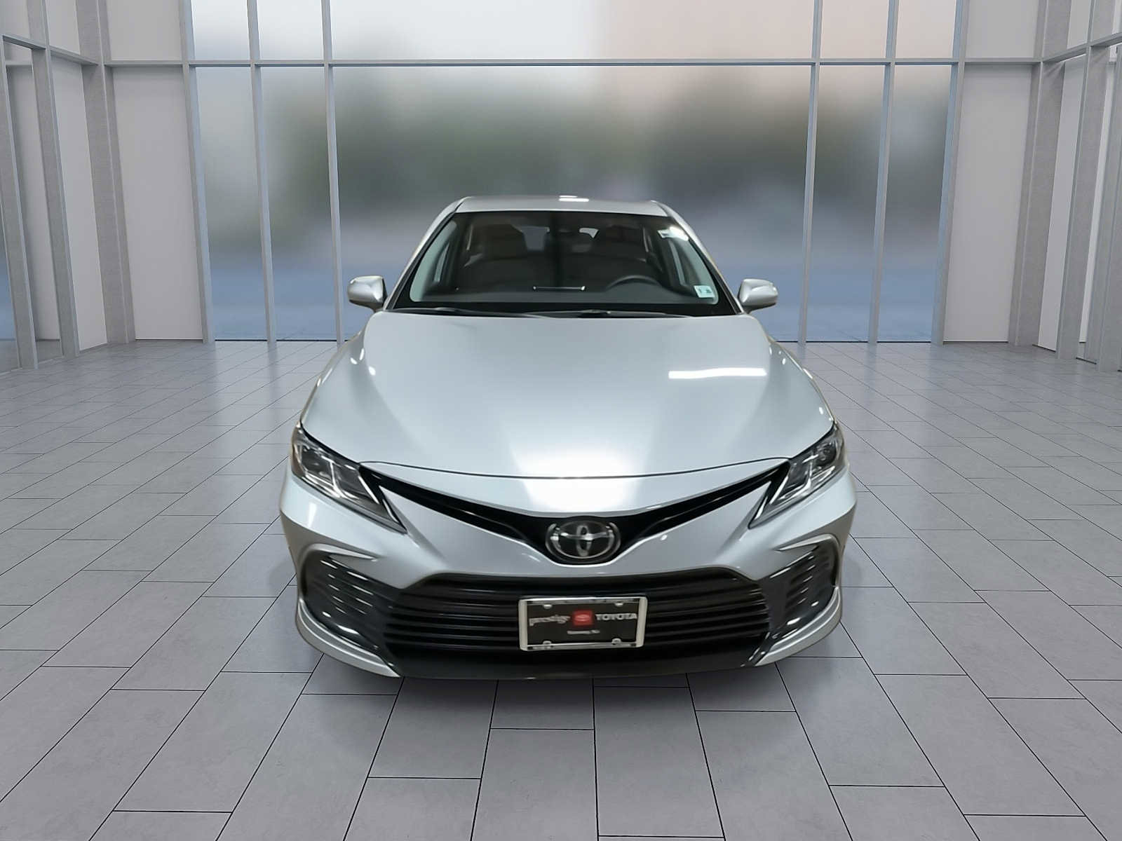 Used 2021 Toyota Camry LE image 3