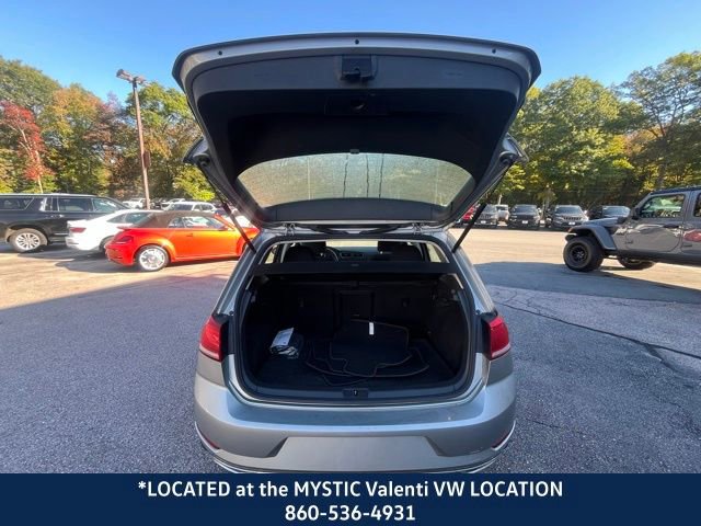 Used 2019 Volkswagen Golf S image 17