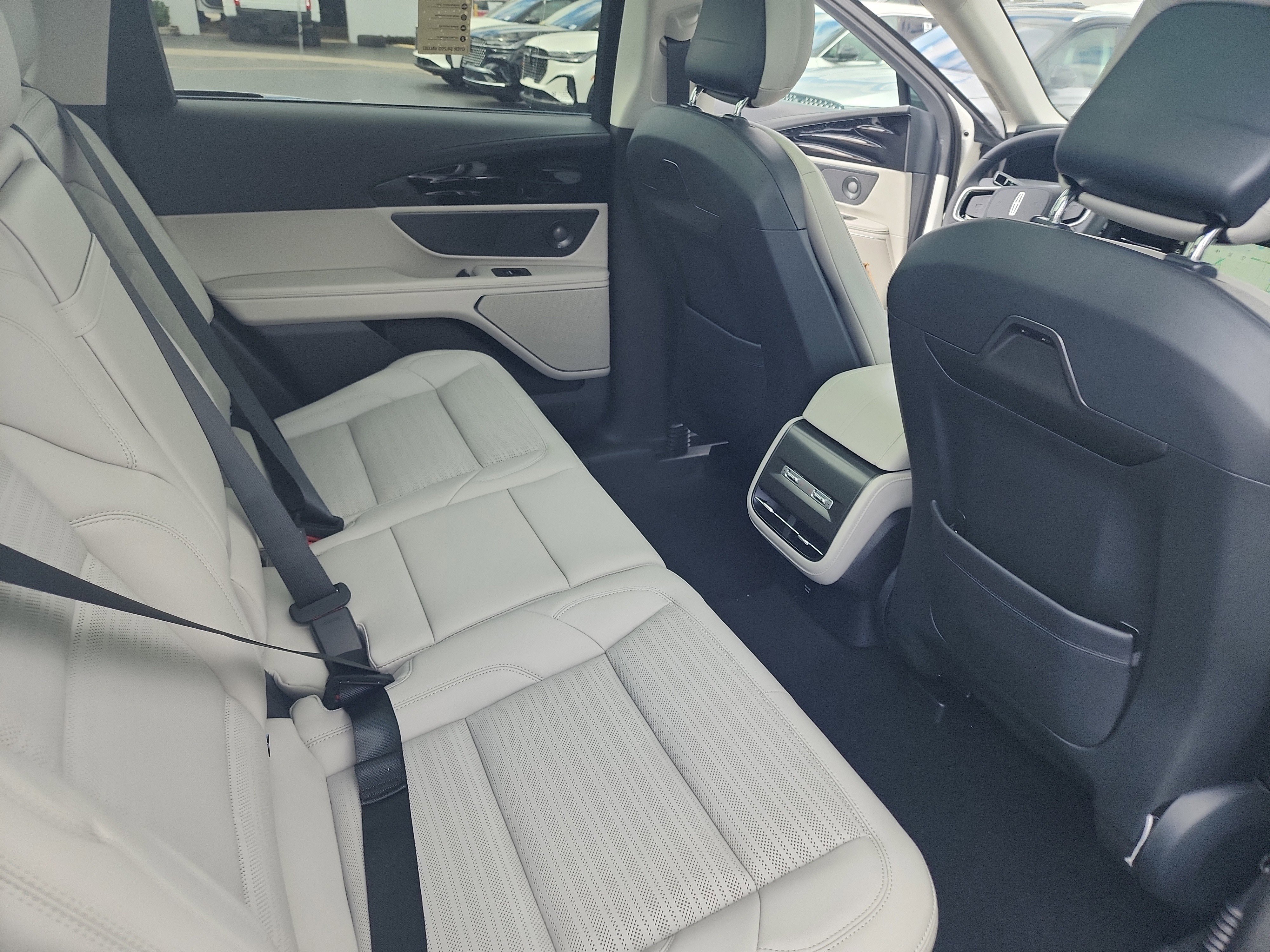 New 2026 Lincoln Nautilus Reserve w/ Jet Appearance Package image 22