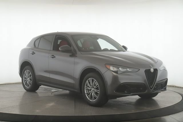Used 2024 Alfa Romeo Stelvio Sprint AWD/4WD image 2