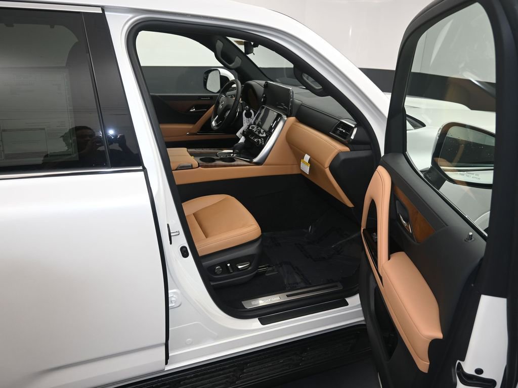 New 2026 Lexus LX 700h Luxury image 10