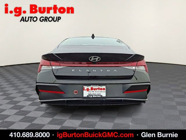 Used 2025 Hyundai Elantra SEL image 5
