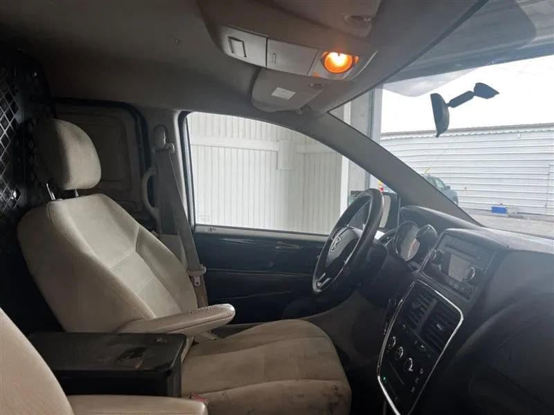 Used 2014 RAM C/V Tradesman image 13