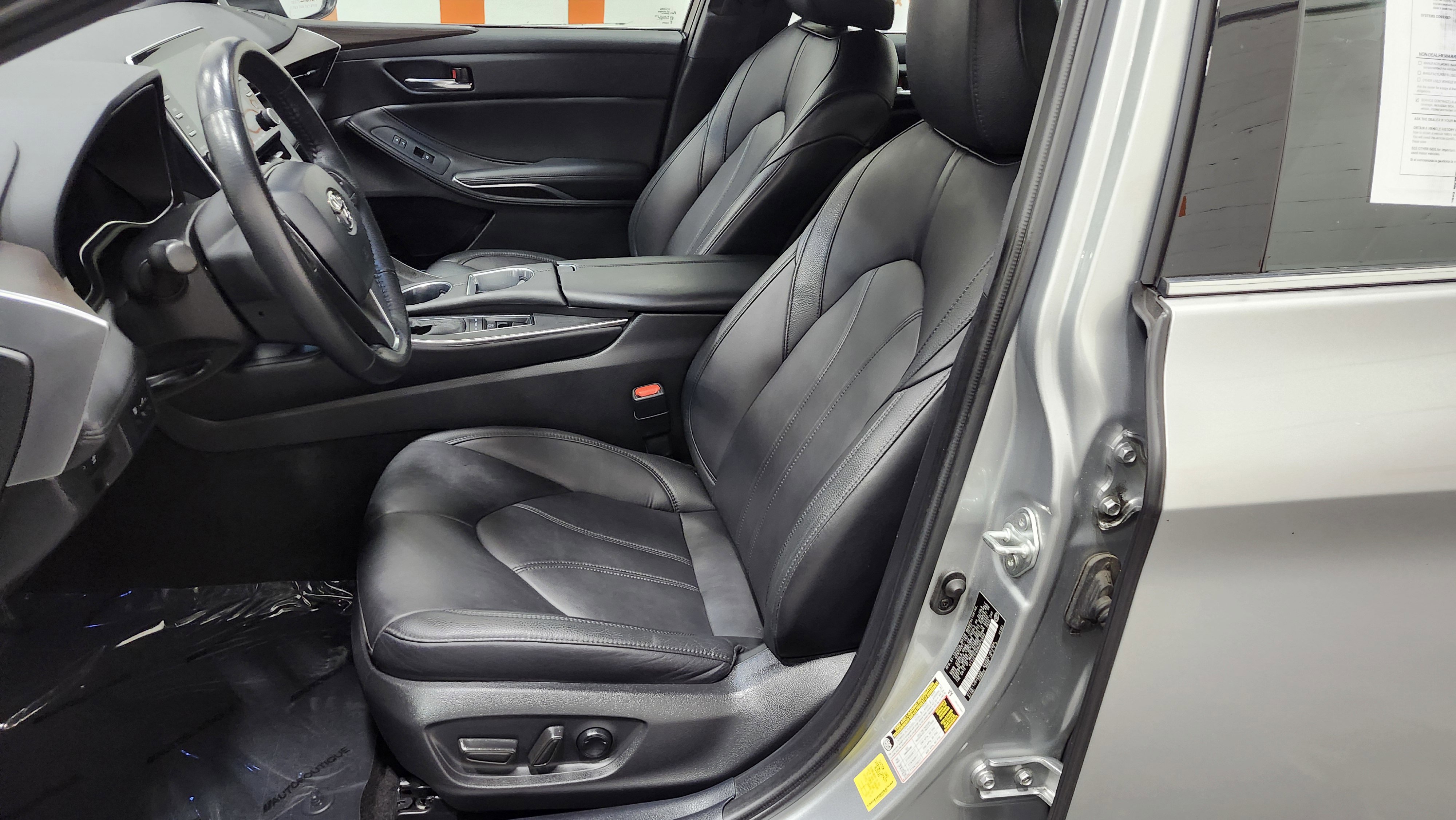 Used 2022 Toyota Avalon XLE image 23